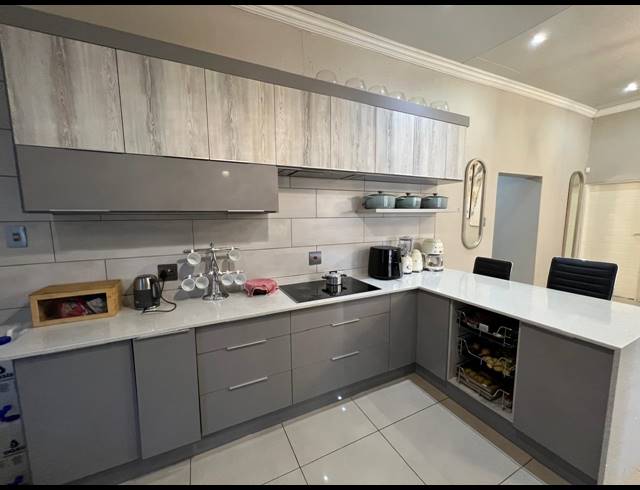 3 BEDROOM HOUSE FOR SALE IN WOODHILL ESTATE